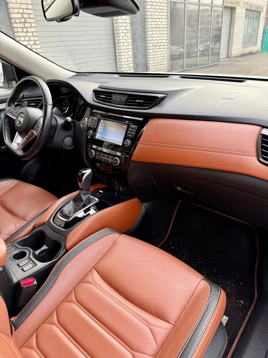 Продам официального Nissan X-Trail 2020г (6)