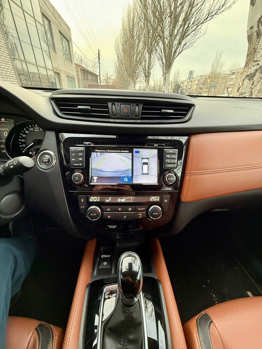 Продам официального Nissan X-Trail 2020г (8)