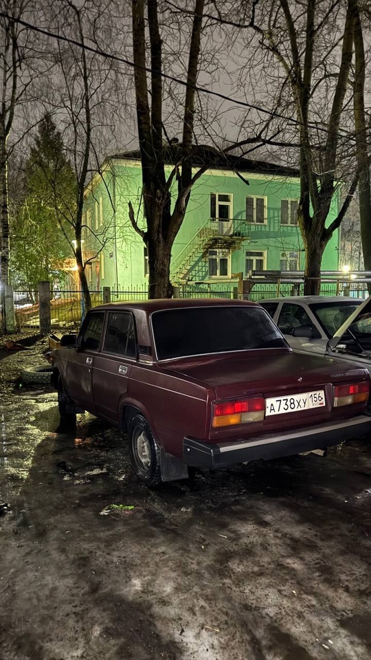 Продам ва 2107 
Год 2005 (3)