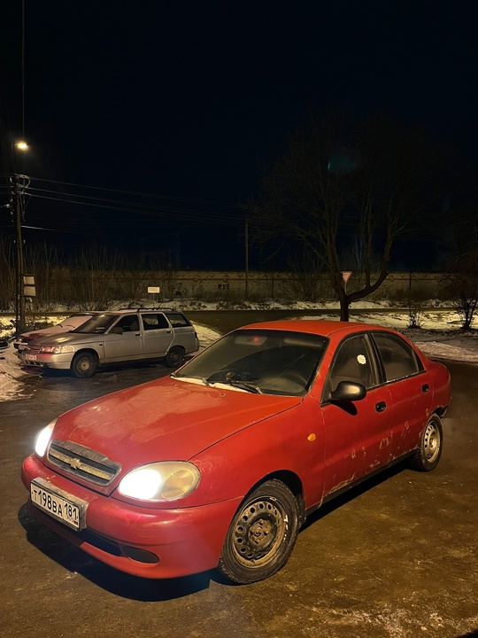Продам два Шевроле ланос 
Красный (1)