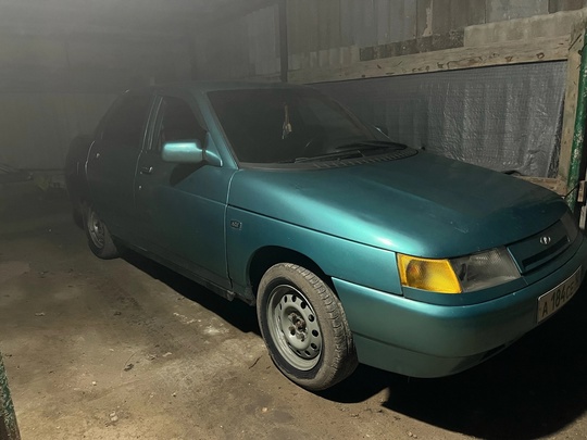 Продам 2110 
Инжектор 1.5 8кл
1999 (7)
