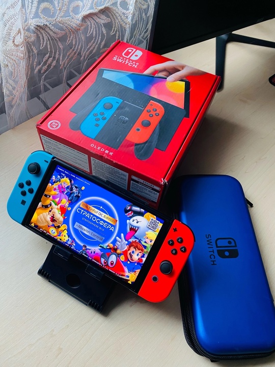 Продам новый Nintendo switch OLED