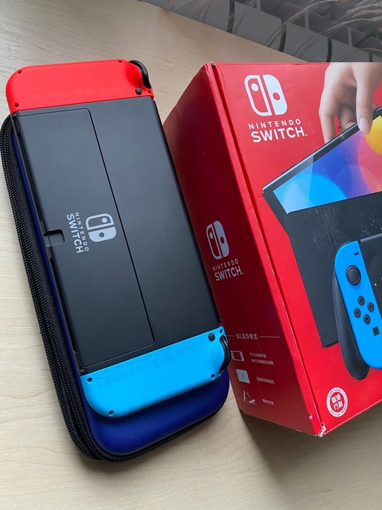 Продам новый Nintendo switch OLED (3)