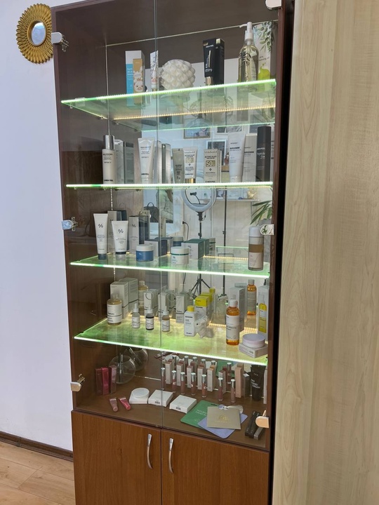 Продам шкаф-витрину
Состояние отличное
Самовывоз
Макеевка, 15 тыс,