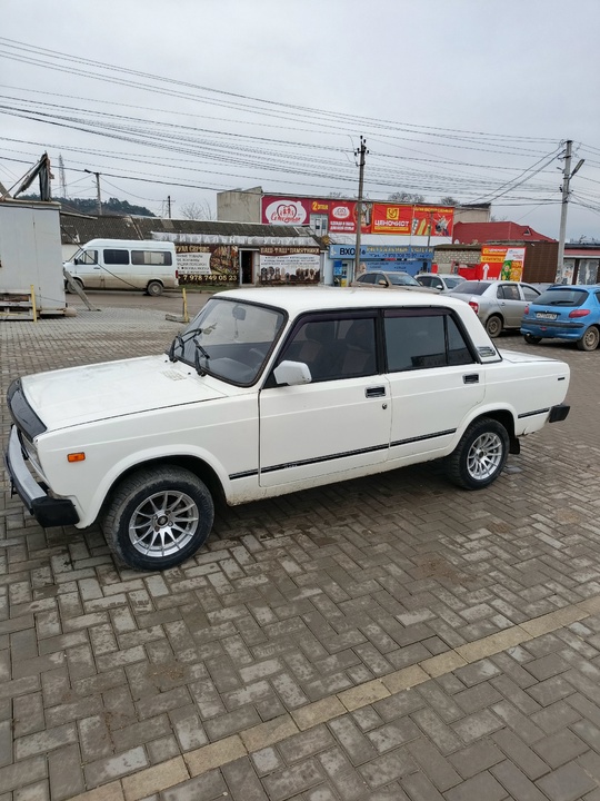 Ваз 2105
1990 год мотор работает