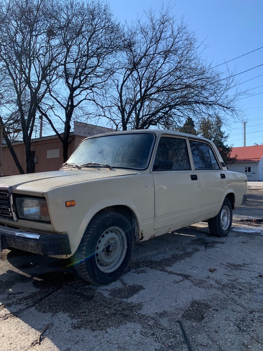 Продам ваз 2107 1983
На ходу (1)