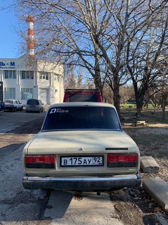 Продам ваз 2107 1983
На ходу (3)