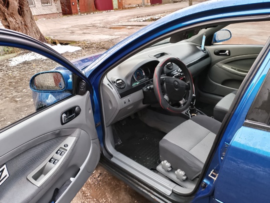 Продам Chevrolet Lacetti
Машина 2011 года (1)