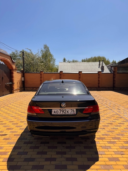 В продаже BMW SERIE 7 (1)