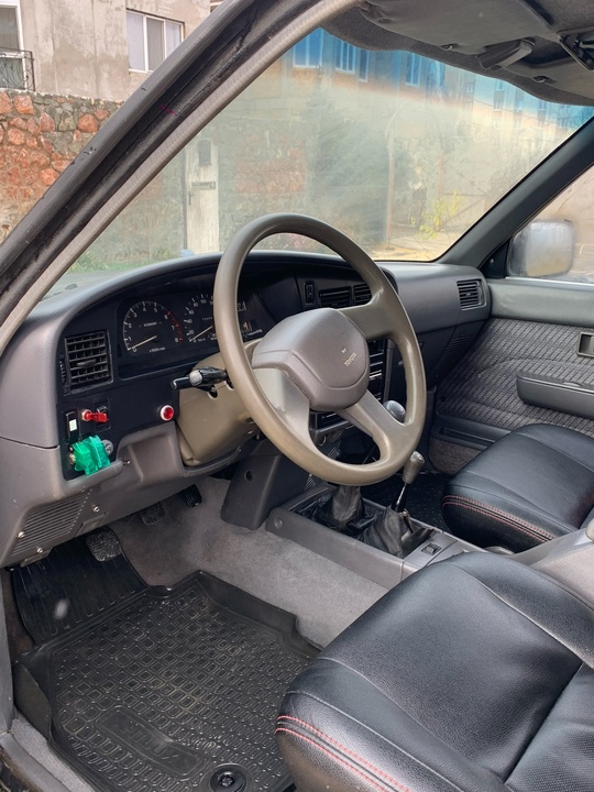 Продам Toyota 4runner 1992 года
Двигатель (6)