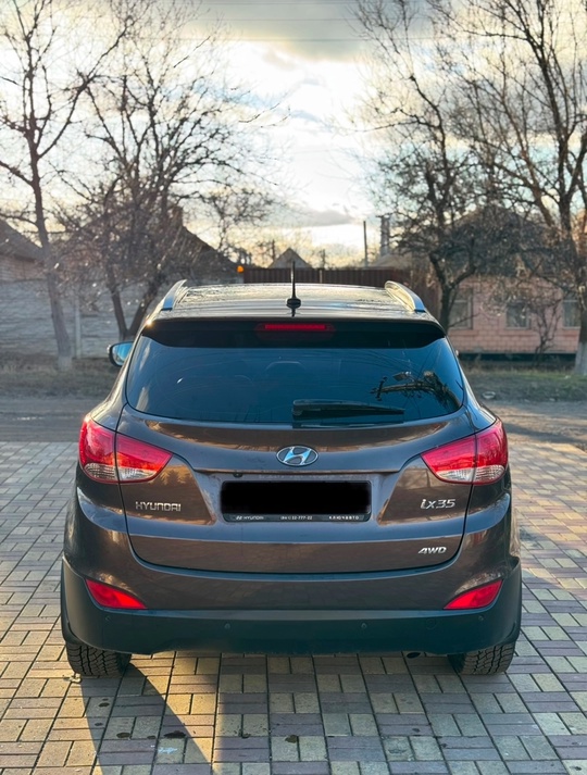 Продаю личный автомобиль Внедорожник 
Hyundai (3)