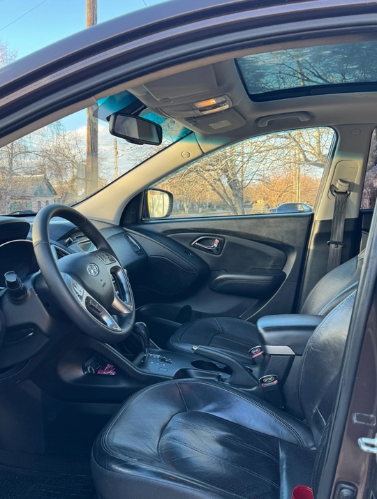 Продаю личный автомобиль Внедорожник 
Hyundai (7)