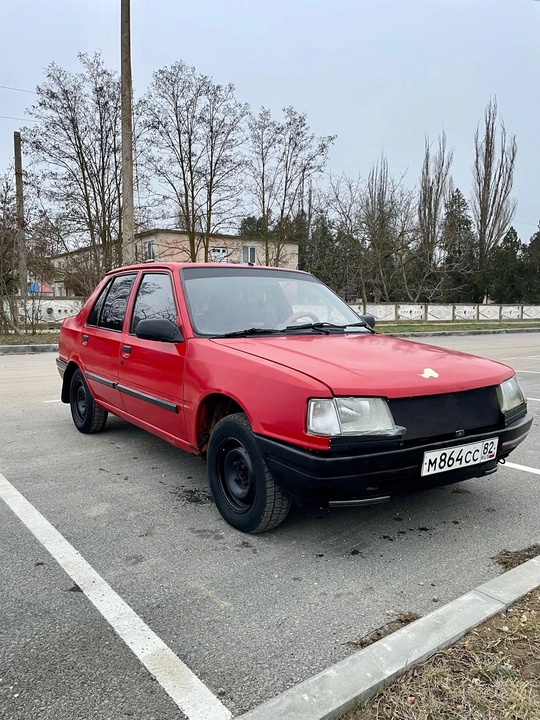 Продам 
Пежо 309 
1987года 
Мотор (1)
