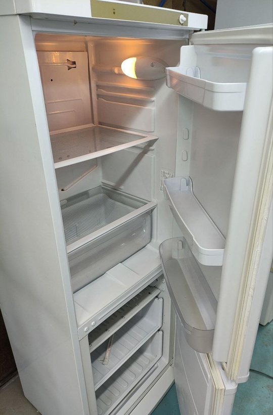 Продам холодильник Indesit, отличное состояние, (1)