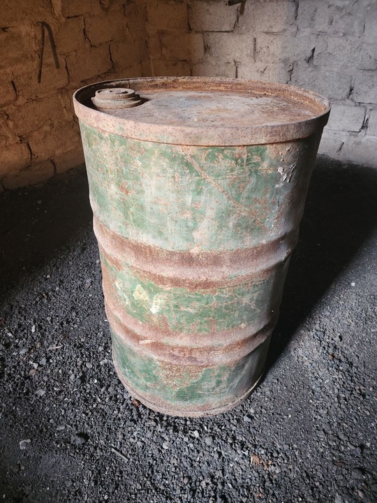 Продам металлическую бочку из толстого