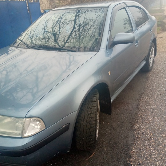 Продам шкода актавия тур 1.4 (2)