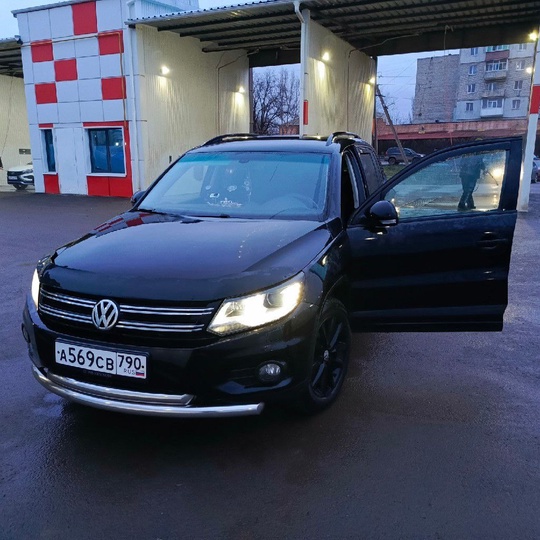 (Анонимно)
Продам Volkswagen Tiguan 1.400000т.р.
Пробег :