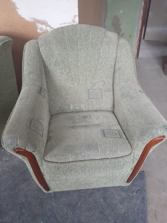 Продам мягкий уголок и кресло (2)