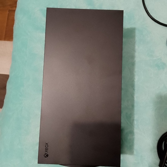 Добрый день продаю Xbox X (1)