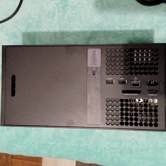 Добрый день продаю Xbox X (2)