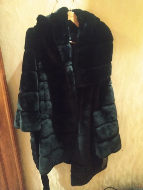 Шуба 
5500
Торг уместен https://vk.com/megasanlg #BiL_1@buy_in_lugansk
