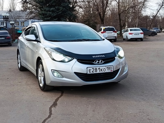 Продам авто Hyundai Elantra 2013г (3)