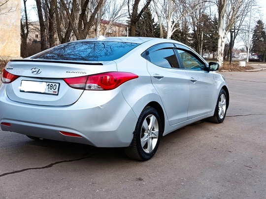 Продам авто Hyundai Elantra 2013г (4)