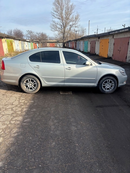 Skoda Octavia 1.6 MT, 2011 (1)