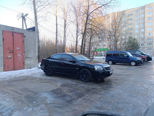 Mitsubishi galant 
2008 г
2.4 АТ (1)