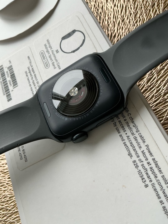 Часы Apple Watch SE(40 ml) (2)