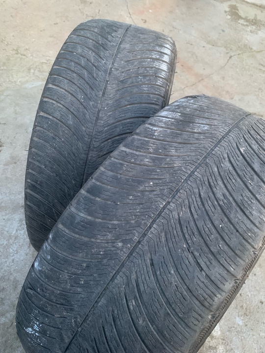 245/45/18 зима
MICHELIN 2шт- 4000к
APLUS 3шт-