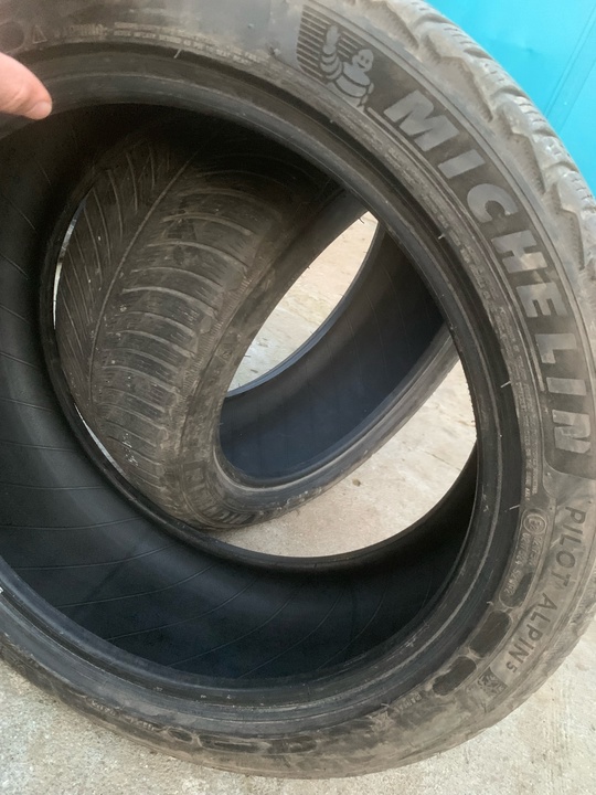 245/45/18 зима
MICHELIN 2шт- 4000к
APLUS 3шт- (1)