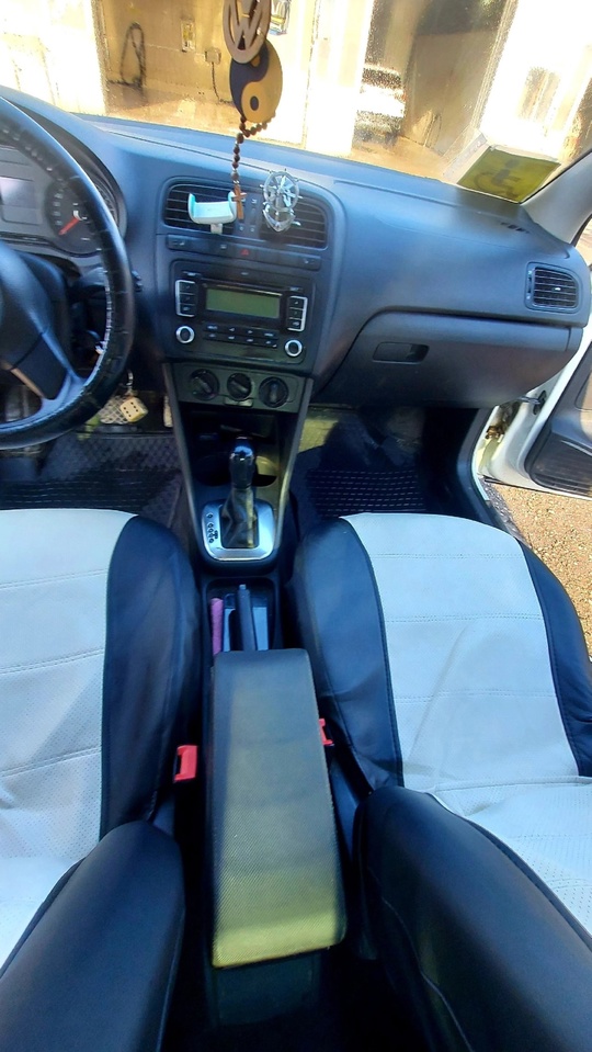 Продам полика 2011 года, автомат (6)