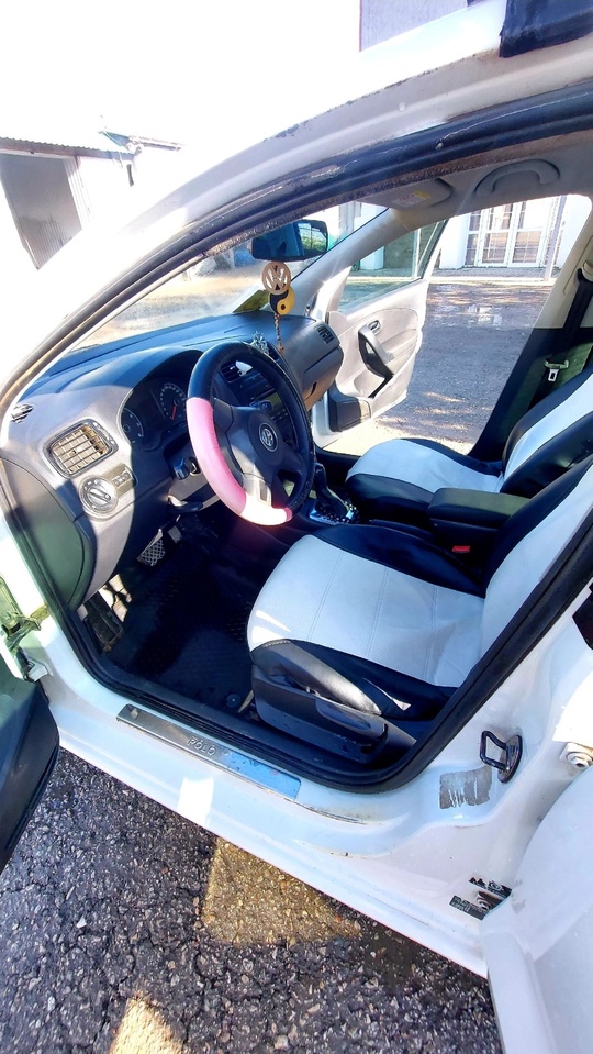 Продам полика 2011 года, автомат (9)