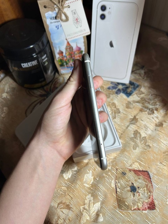 Продам iPhone 11/64gb 
Телефон в (4)