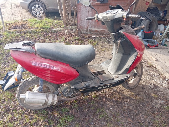 Продам. Мопед долго стоял, компрессия