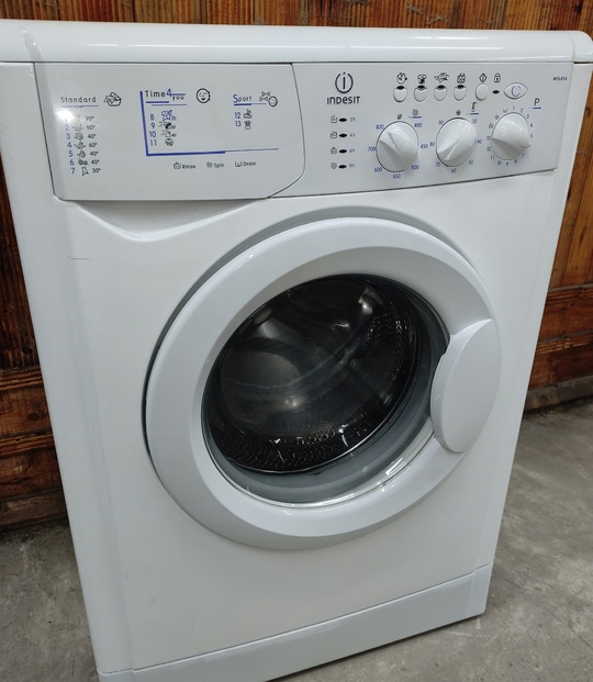 Стиральная машина Indesit итальянская сборка,