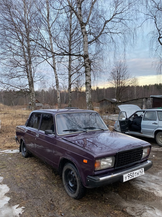 Ваз 2107 карбюратор 
1998 год (2)