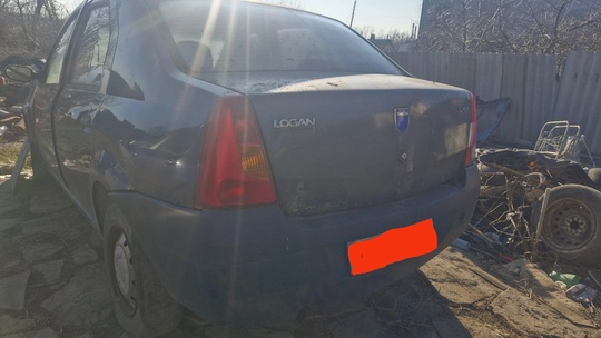 Разбираю  Dacia Logan 2008