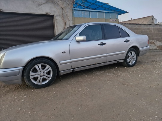 Мерседес Е200 w210 1999г
2.0 136л.с (2)