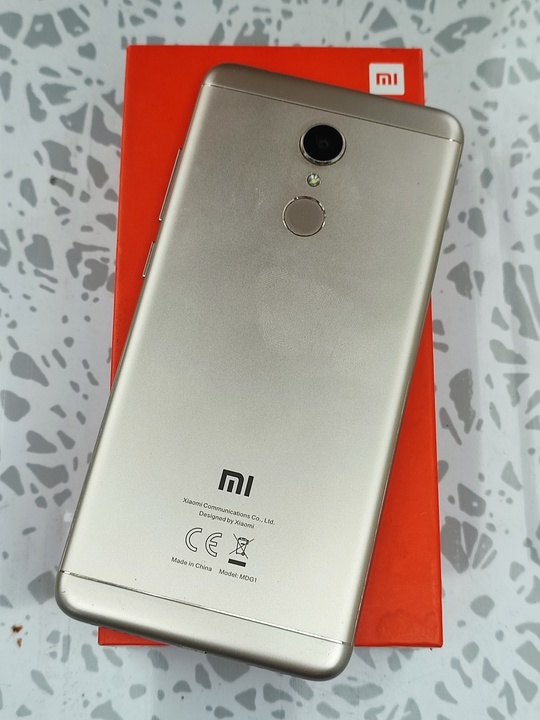 Смартфон Xiaomi redmi 5 gold. (2)
