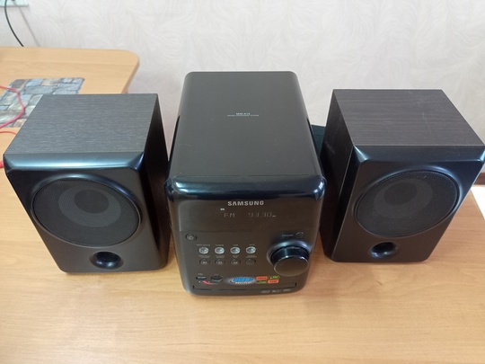 Продам музыкальный центр Samsung MM-A15.