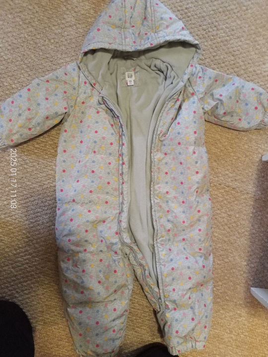 Продам детские вещи и обувь (3)