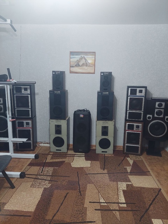 Колонки, акустика.Цена договорная.Все в идеальном