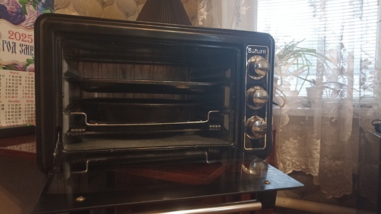 Продам духовку"Saturn",б/у,в идеальном, рабочем состоянии. (3)