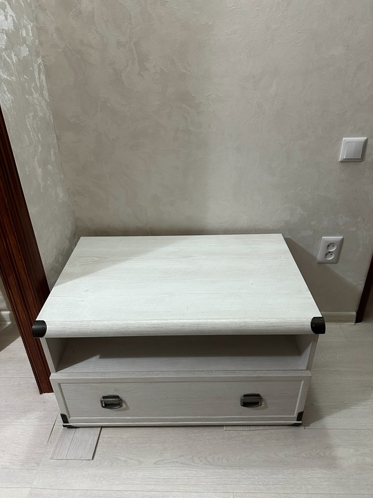 Продается тумба под телевизор, в (1)