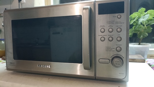 Продам микроволновку "Samsung"б/у, в отличном,