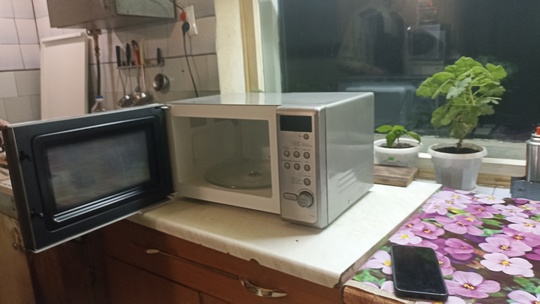 Продам микроволновку "Samsung"б/у, в отличном, (5)