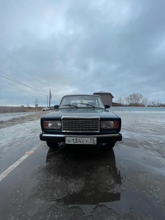 Продам
Марка: 2107
Год 2009
Мотор:Инжектор работает на (3)