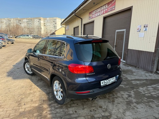 Volkswagen Tiguan 
2012
2.0 бензин, АКПП, (4)